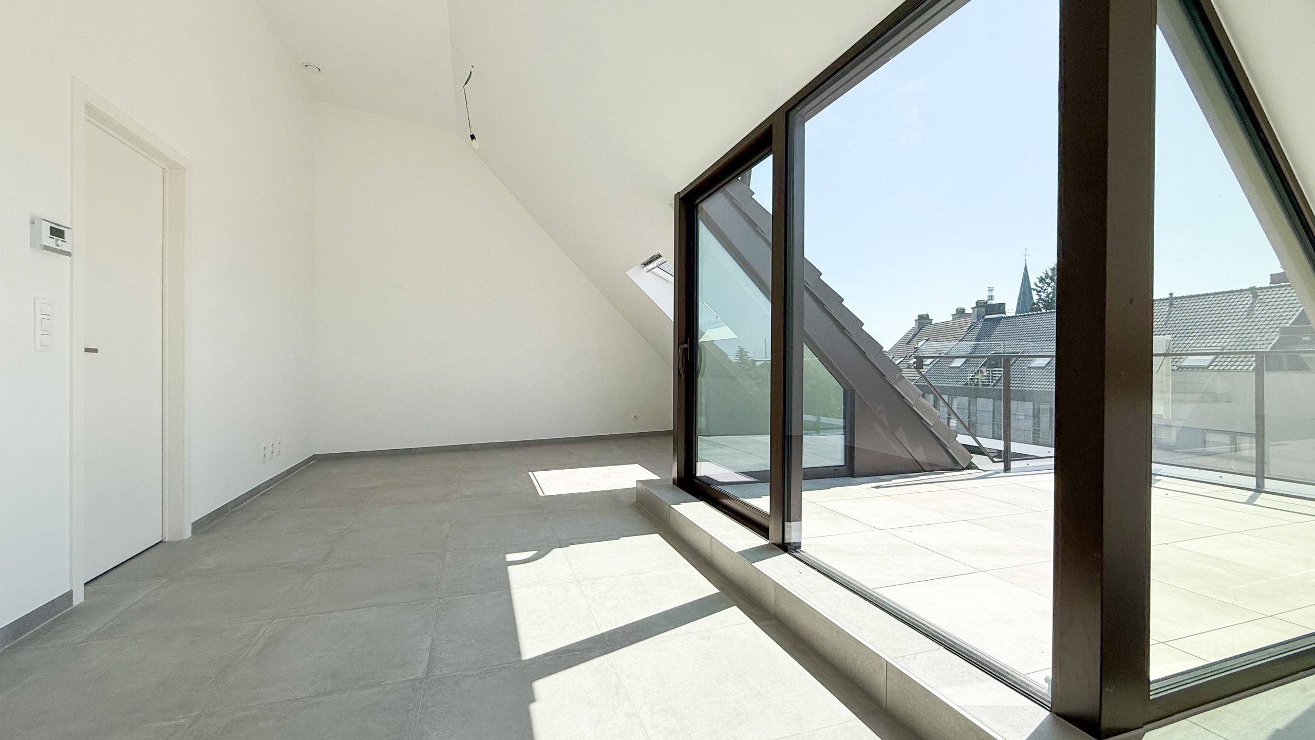 Modern nieuwbouw penthouse met zonneterras en garage! foto 3