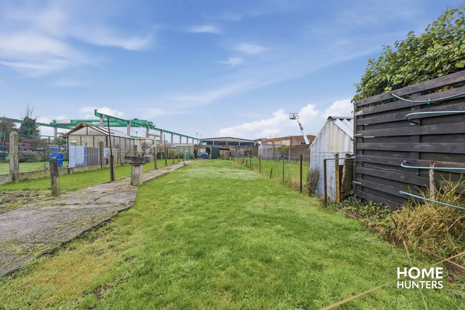 Te renoveren woning met 3 slaapkamers en ruime garage in Vlamertinge foto 24