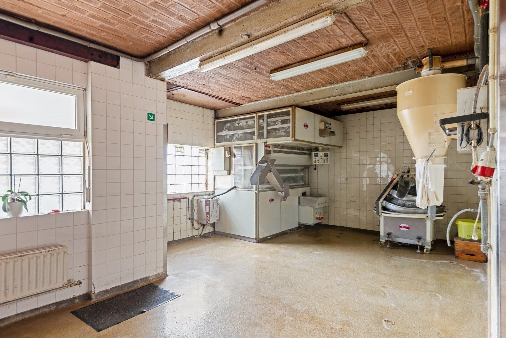 Uniek gebouw met woonst te koop in centrum Opwijk – Topligging! foto 22