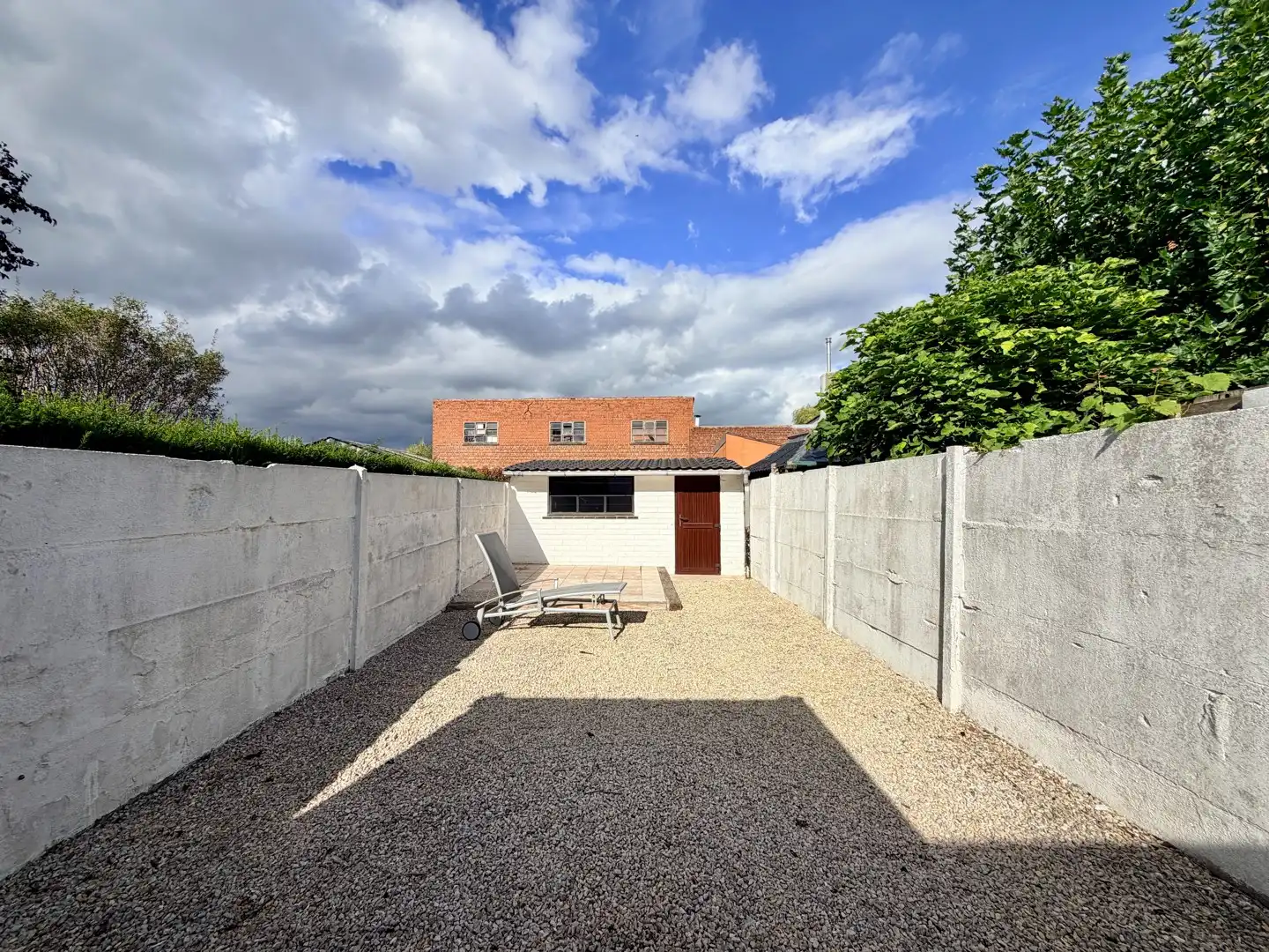 Recent opgefriste woning met 2 slaapkamers en tuin te Roeselare! foto 8