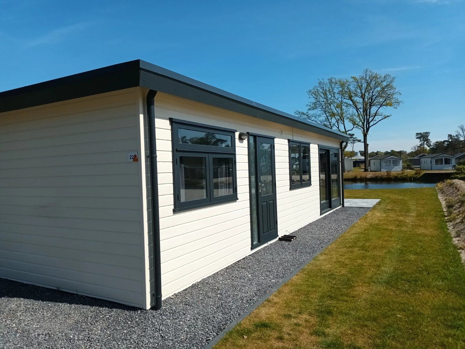 ruime chalet voor 4 personen op vakantiepark Europarcs te Mol foto 4