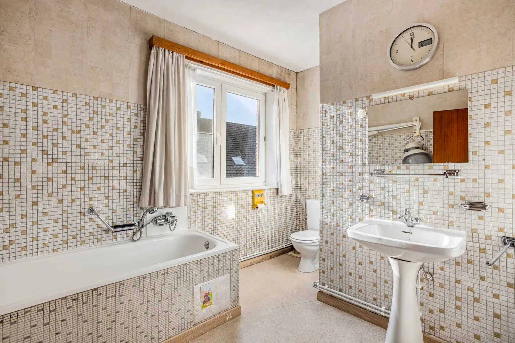 Landelijke driegevelwoning met garage en tuin foto 17