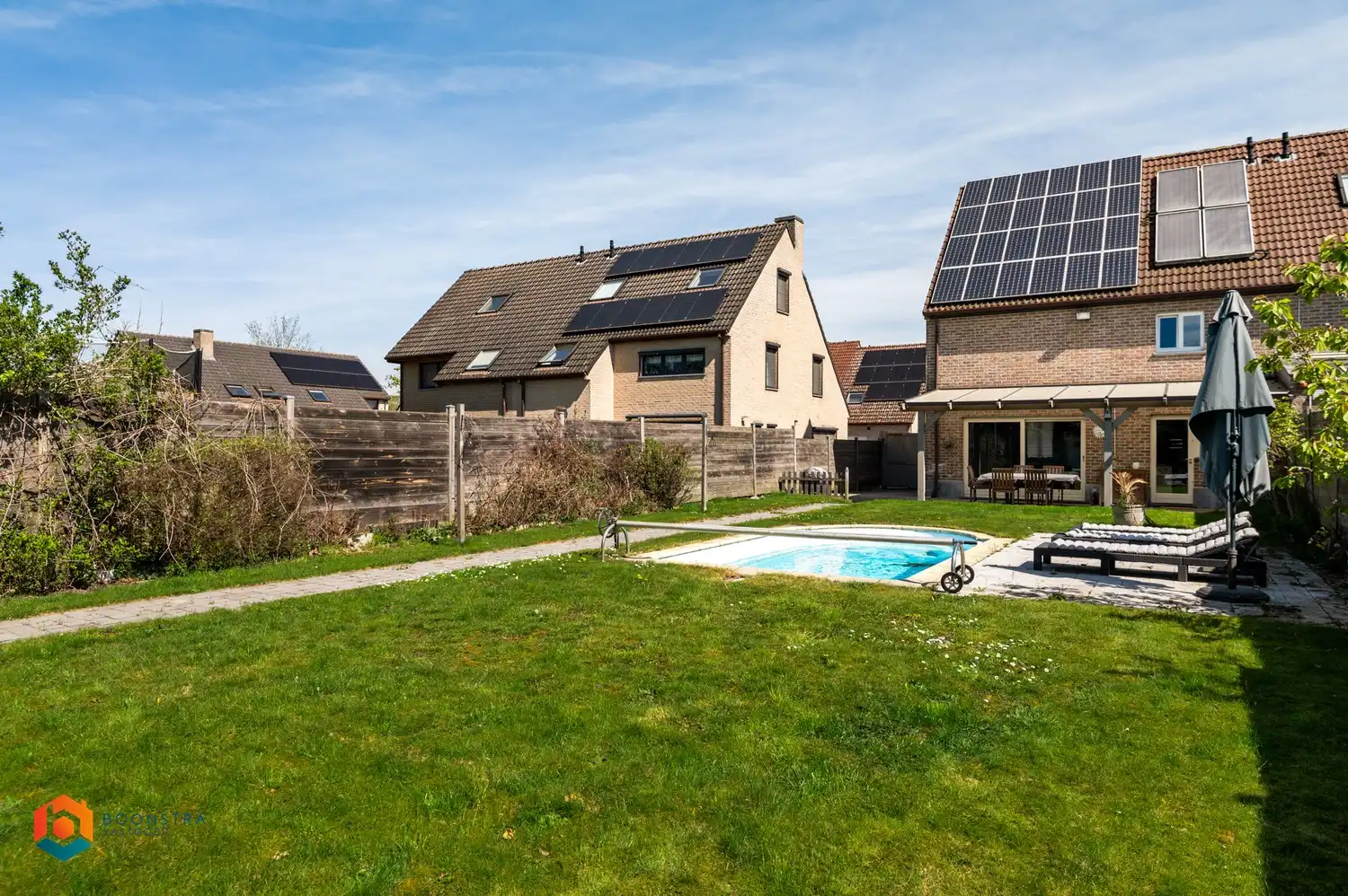 Instapklare woning met 5 slpkrs, zwembad en leuke tuin te Schiplaken foto 2