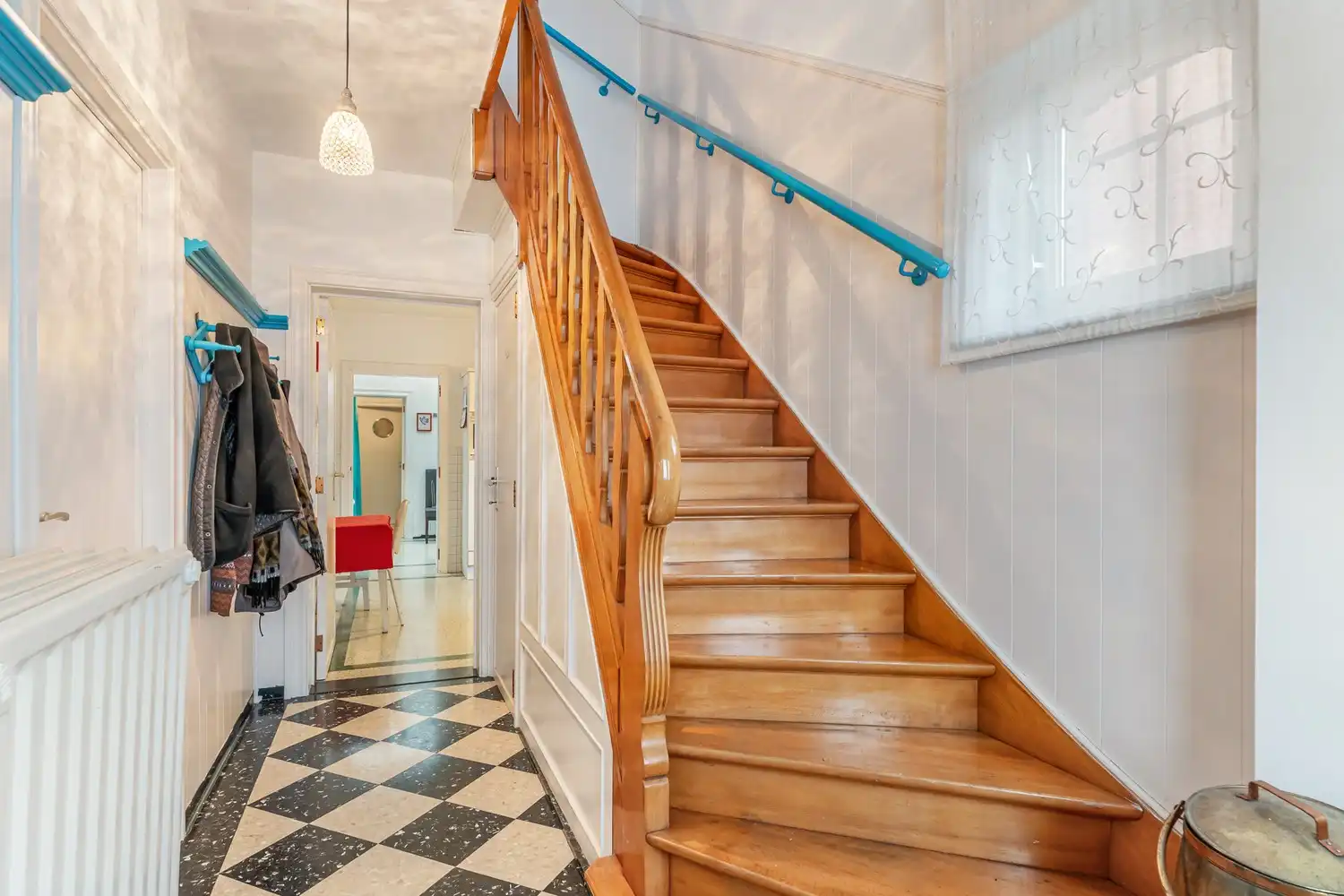 Goed gelegen en vrijstaande woning met 2 slaapkamers, uitbreidingsmogelijkheden onder het dak en een oprit met een garage op een perceel van 9a 96ca grenzend aan en met de tuin deels gelegen in agrarisch gebied! foto 13