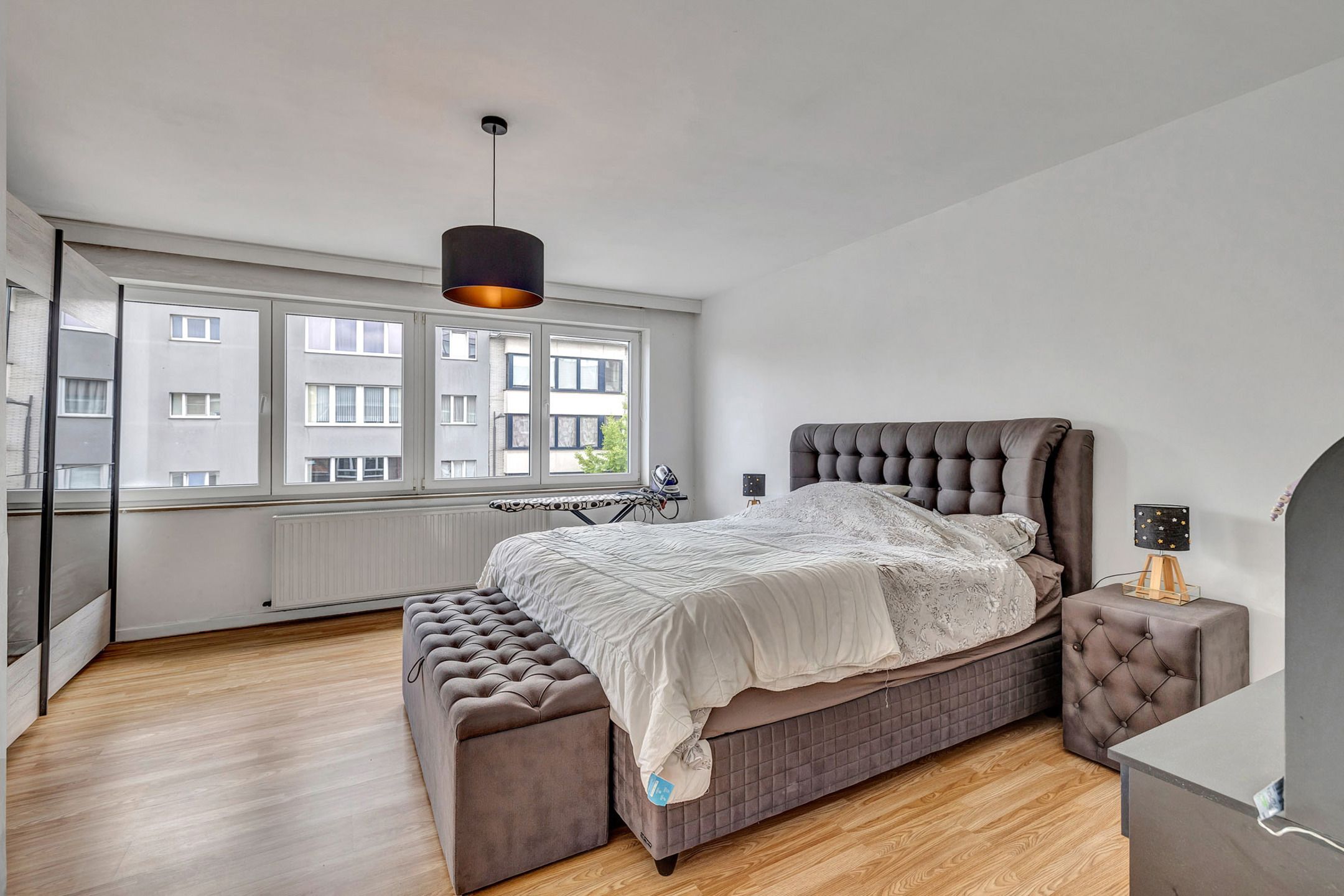 Volledig gerenoveerde bel-etage met ruime garage en terras foto 9