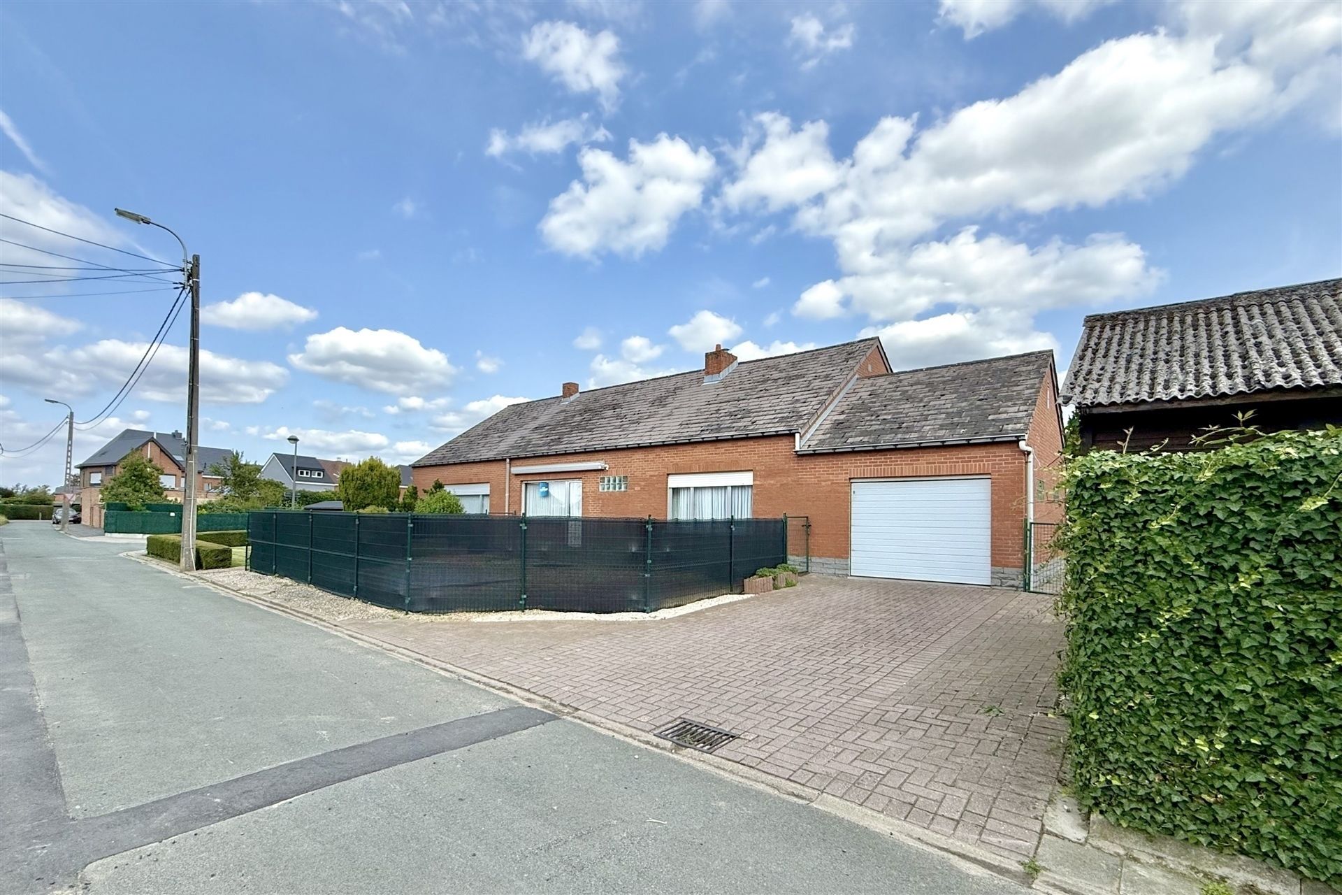 Op te frissen bungalow met 3 slaapkamers foto 27