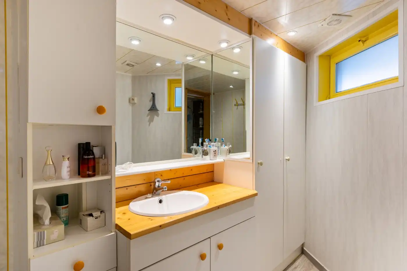 Top gelegen, charmante, vrijstaande woning met 3 slpk. en prachtige zuid-tuin foto 20