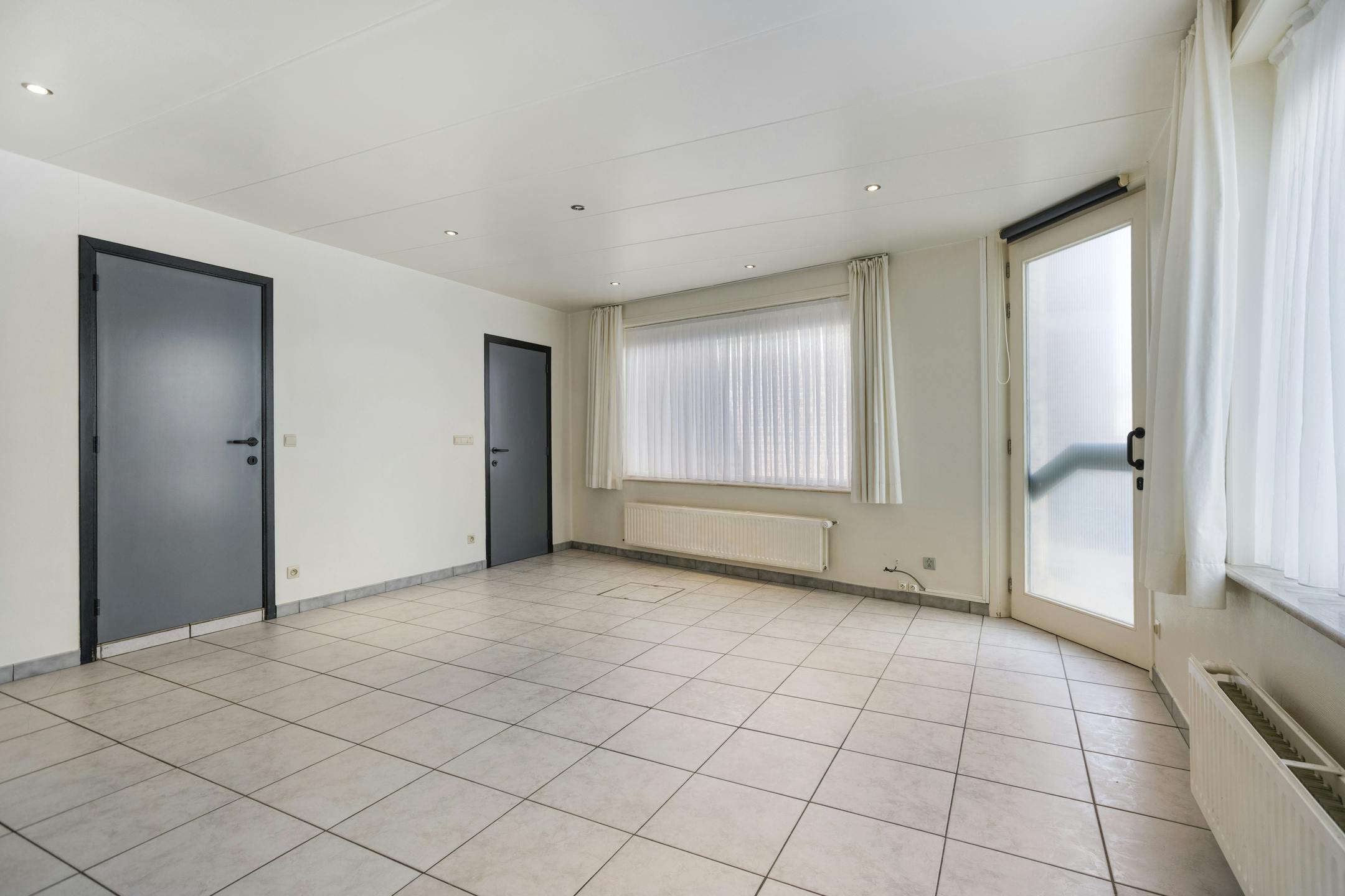 Instapklaar huis te koop in Ieper centrum foto 6