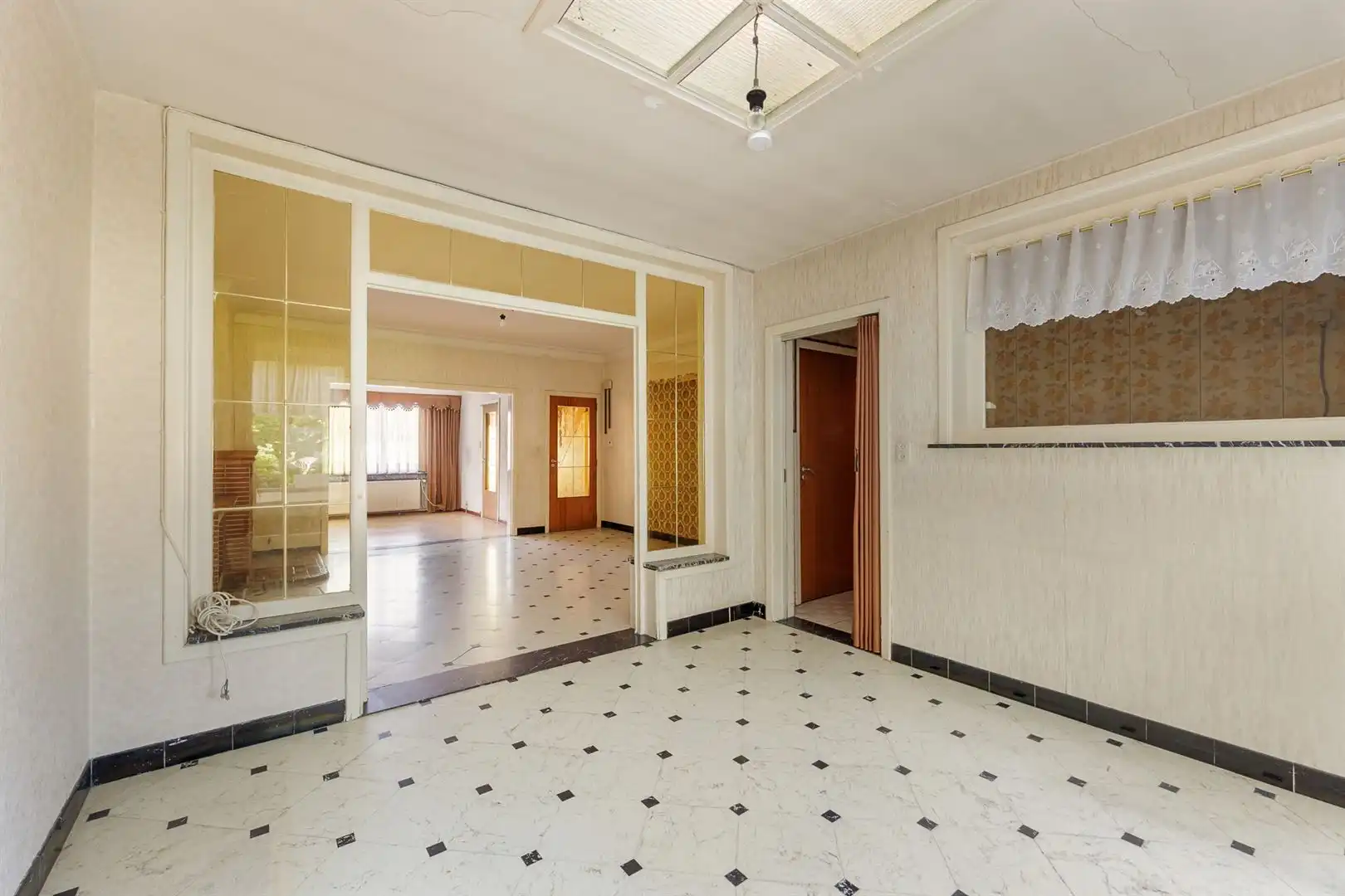 Renovatiewoning met ruime tuin te Lier! foto 8