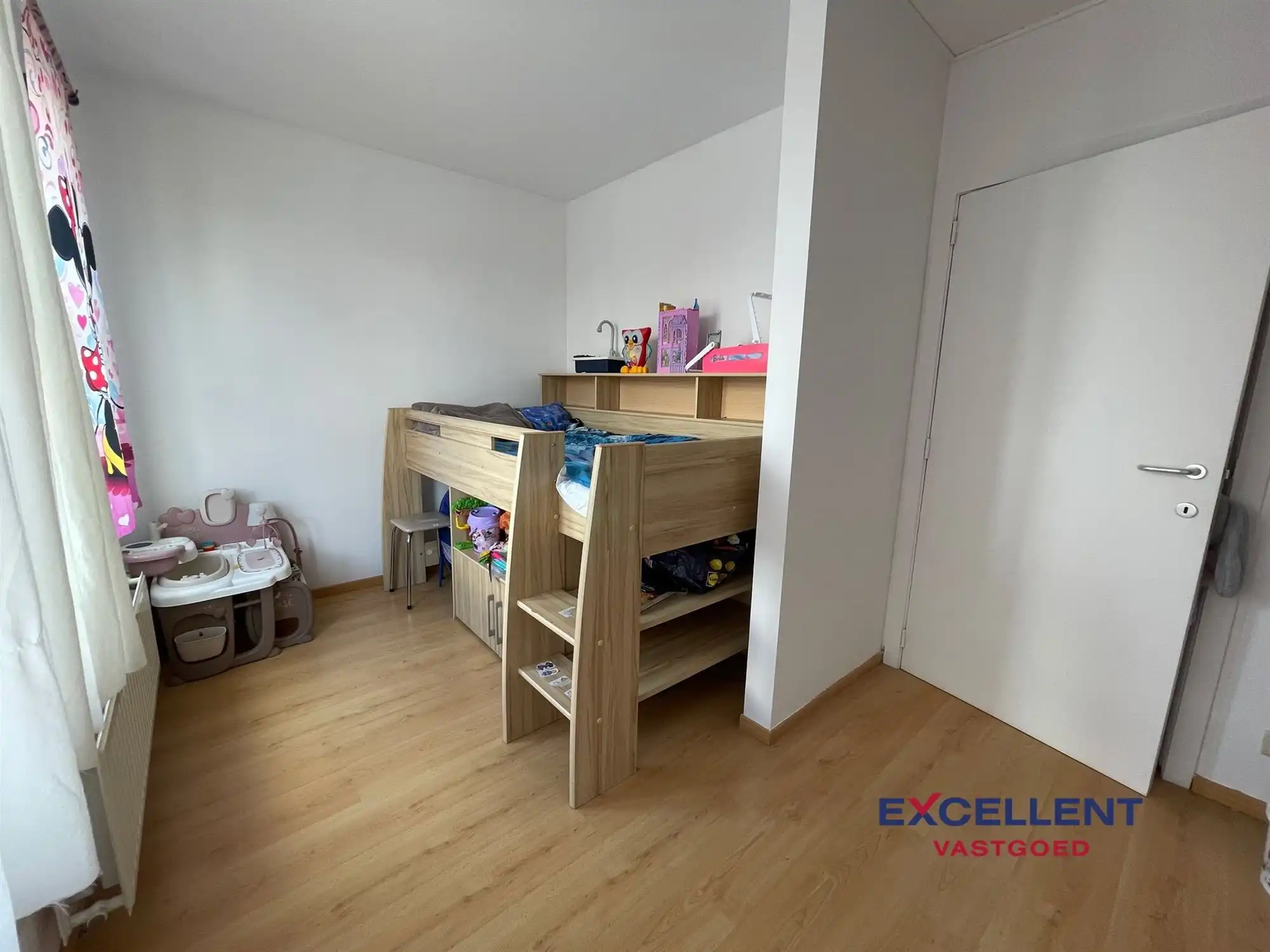 Instapklare, centraal gelegen duplex te huur Deinze foto 6