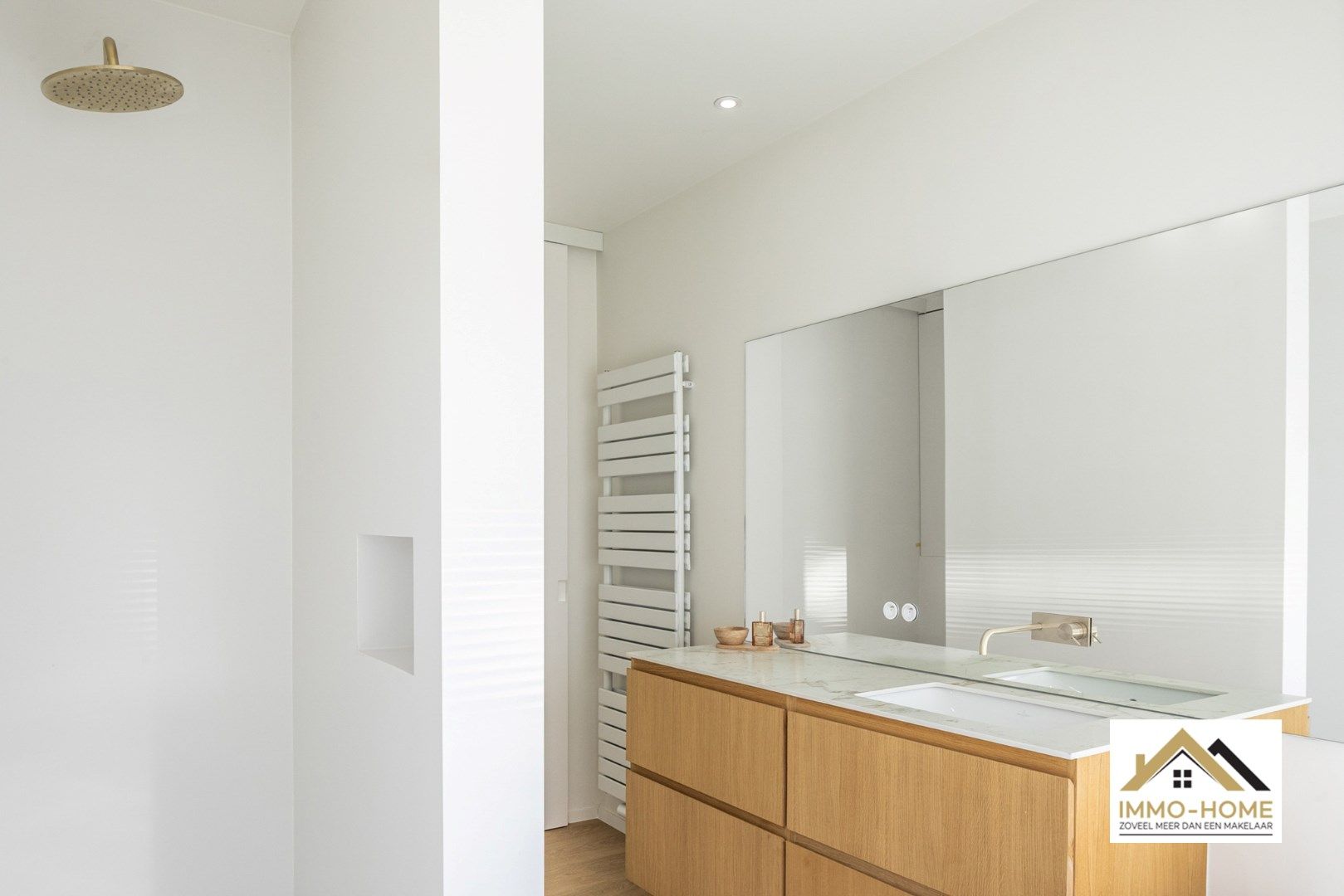 Stijlvolle moderne woning met smart home in Zwijnaarde foto 9
