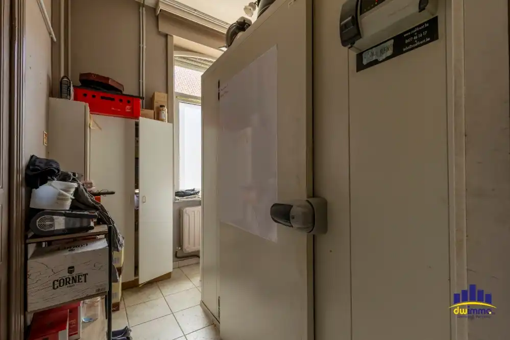 Instapklaar eetcafé met groot terras over te nemen in Deerlijk foto 9