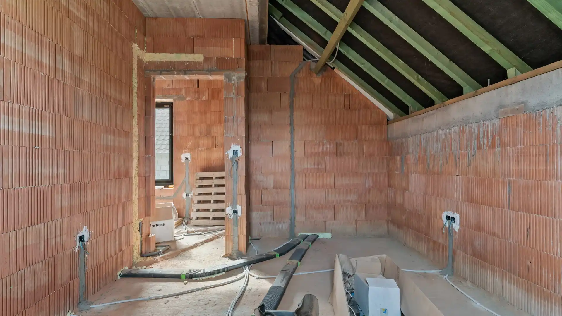 Casco nieuwbouwwoning met kelder op een perceel van 10a 09ca foto 27