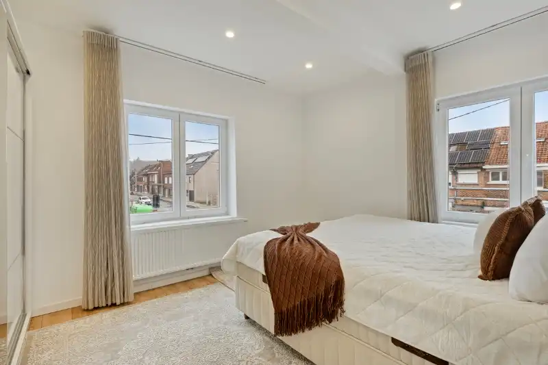 Lichtrijke hoekwoning met 3 slaapkamers, zonnepanelen en klein koertje foto 7