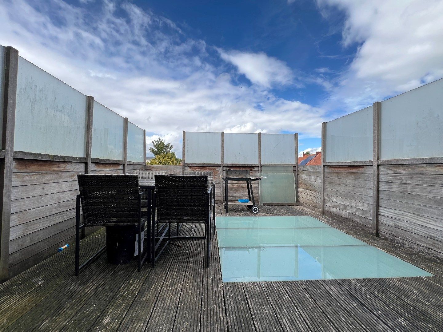 Charmant duplexappartement met 3 slaapkamers en terras te Ieper foto 8