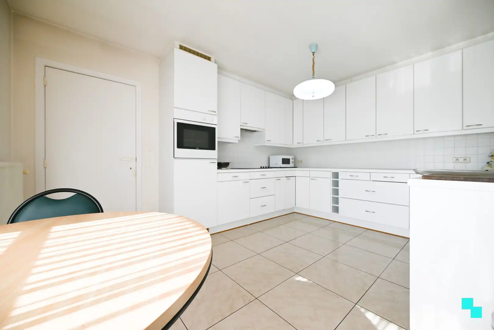 Unieke penthouse met drie terrassen in hartje Izegem foto 15