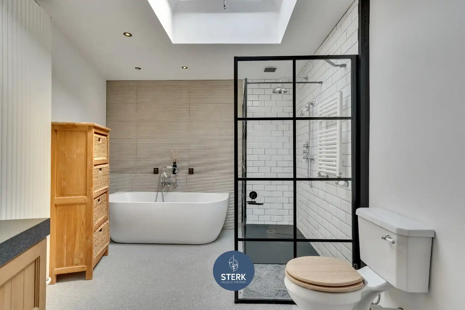 VEELZIJDIGE WONING MET HANDELSRUIMTE (448 m²) OP EEN ZICHTLOCATIE TE REKEM !  foto 14