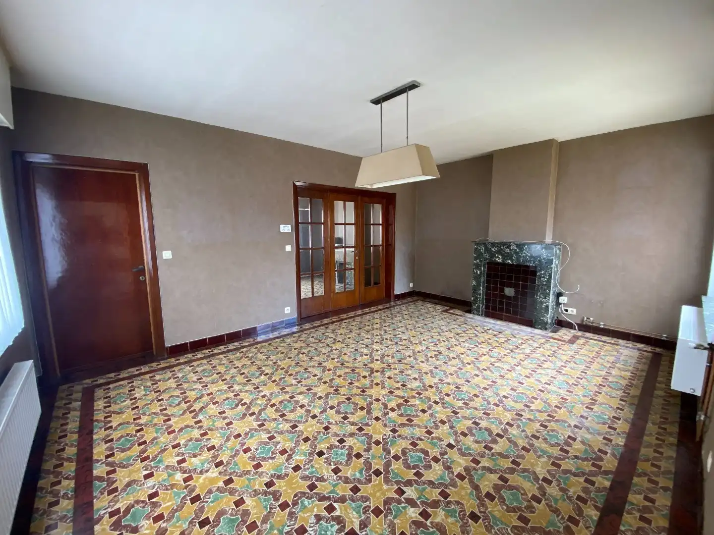 Verrassend ruime gezinswoning met garage, tuin en bijgebouw foto 4