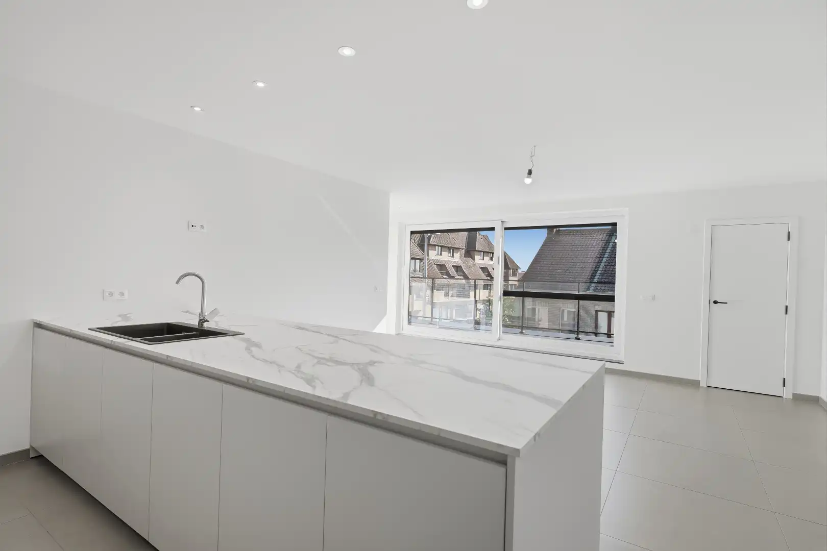 KIJKDAG 25 oktober van 10u tot 12u & 14u tot 16u - Ruim instapklaar nieuwbouwappartement (167 m²) met 3 slaapkamers en groot terras in centrum Eernegem foto 3