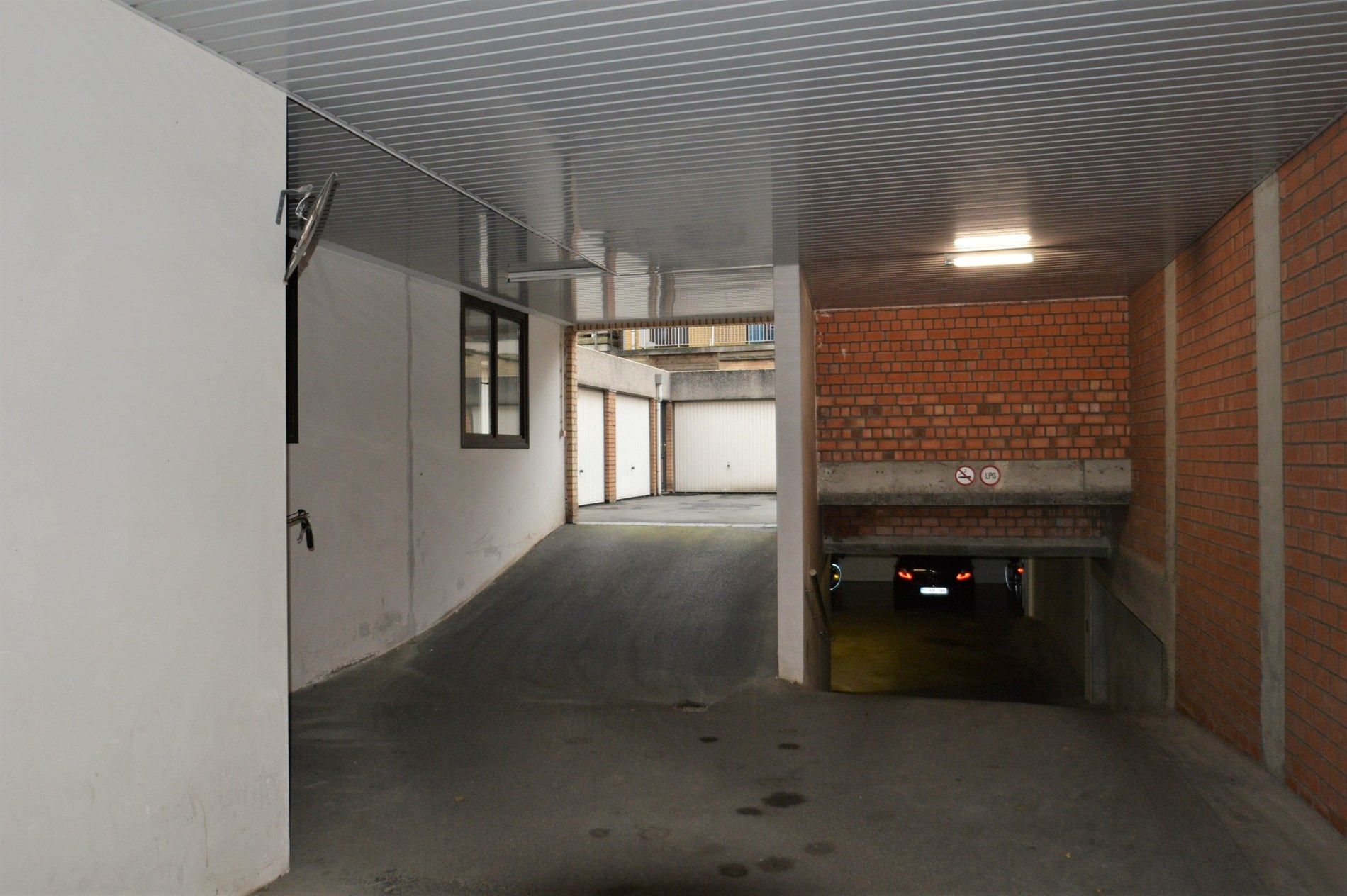 Garagebox in het centrum van Knokke  foto 3