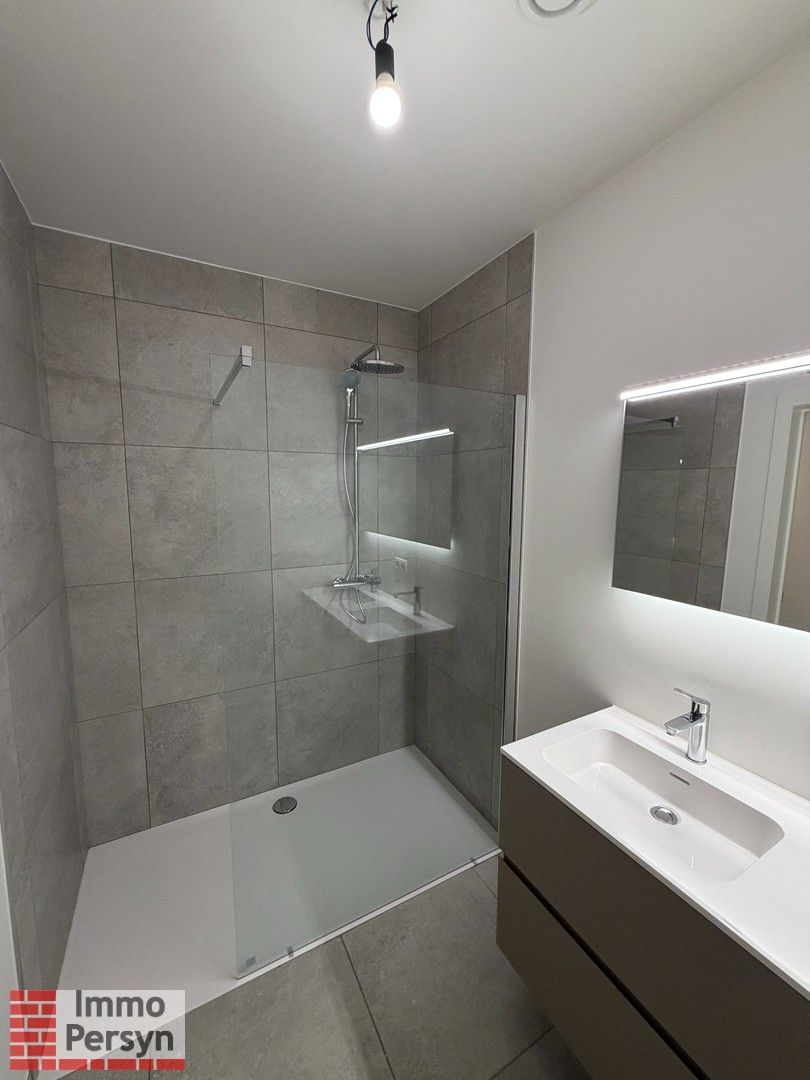 Nieuwbouw appartement te huur met vlotte verbinding foto 14