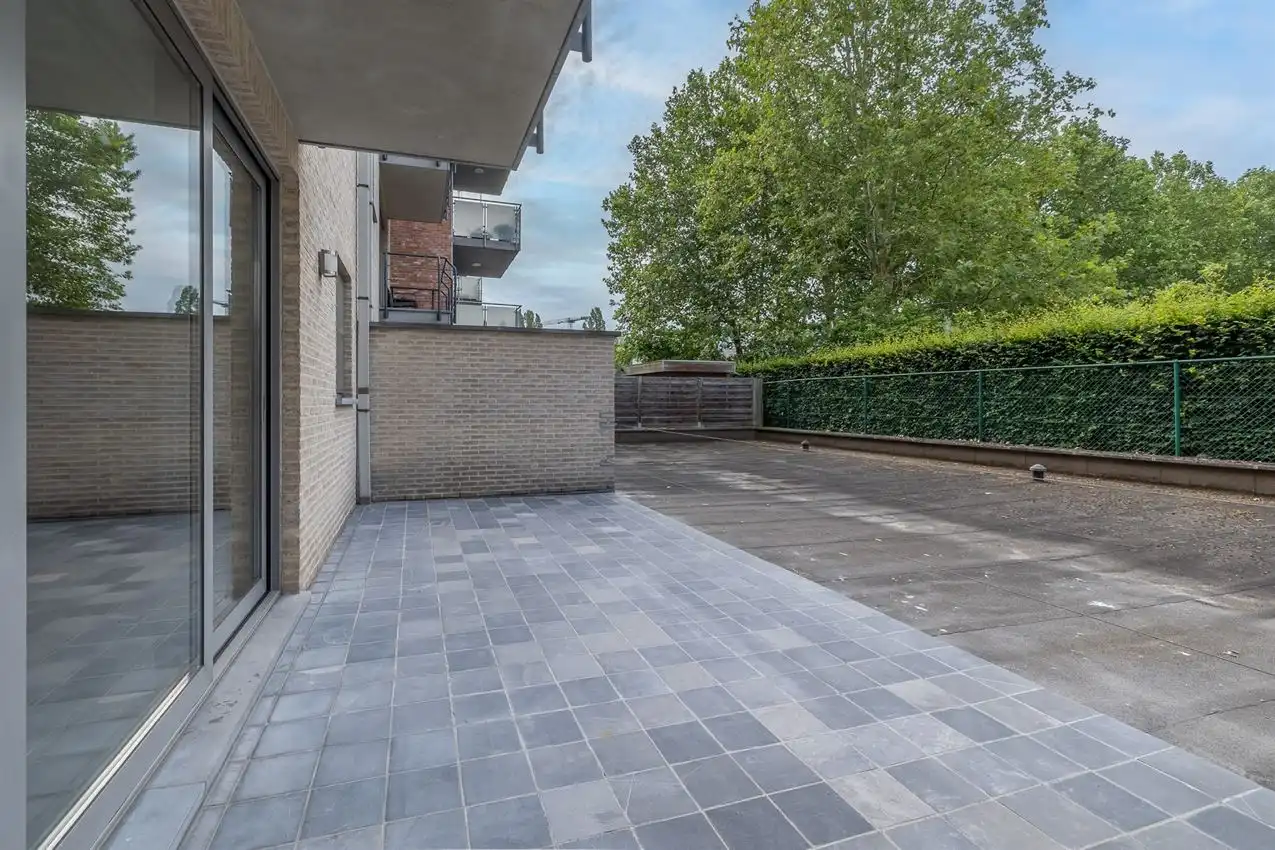 Gelijkvloers appartement met 2 slpk., terras en garagebox foto 7