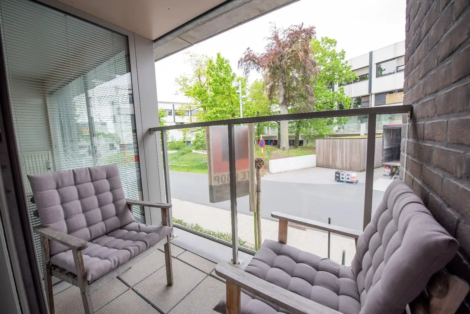 Te koop: gezellig 2 slaapkamer appartement met ruim terras in hartje Waregem! foto 5