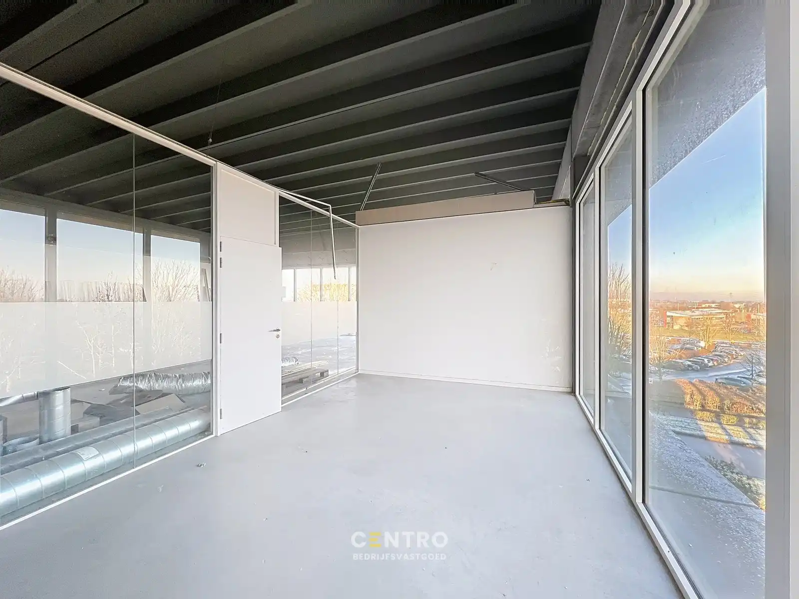 Energiezuinige, vernieuwde SERVICED kantoorruimte met mogelijkheid om een MAGAZIJN (215m²) bij te huren op Ieper Business Park! foto 19