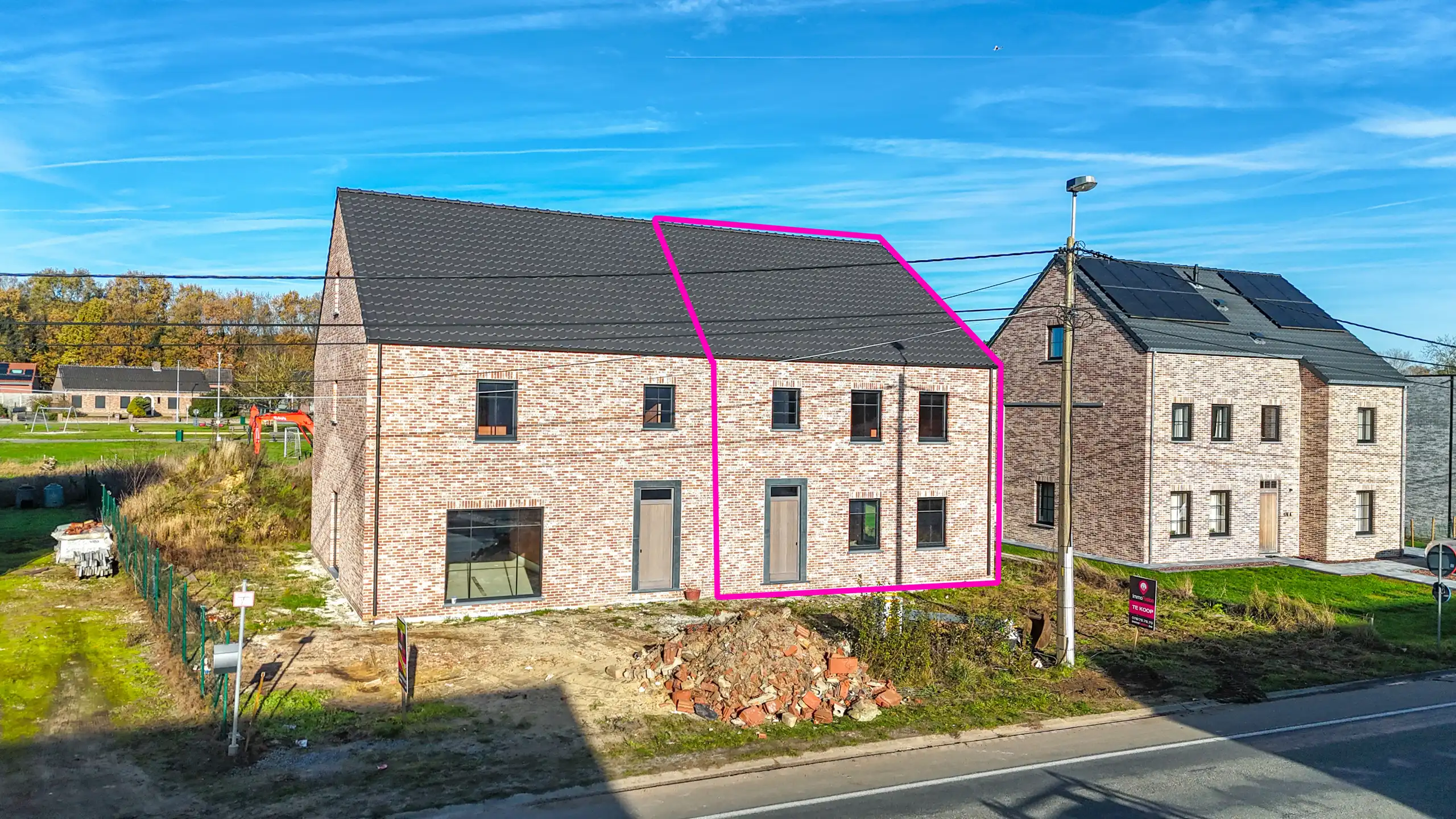 Hoogwaardige landelijke casco nieuwbouw met 4 a 5slpks! foto {{pictureIndex}}