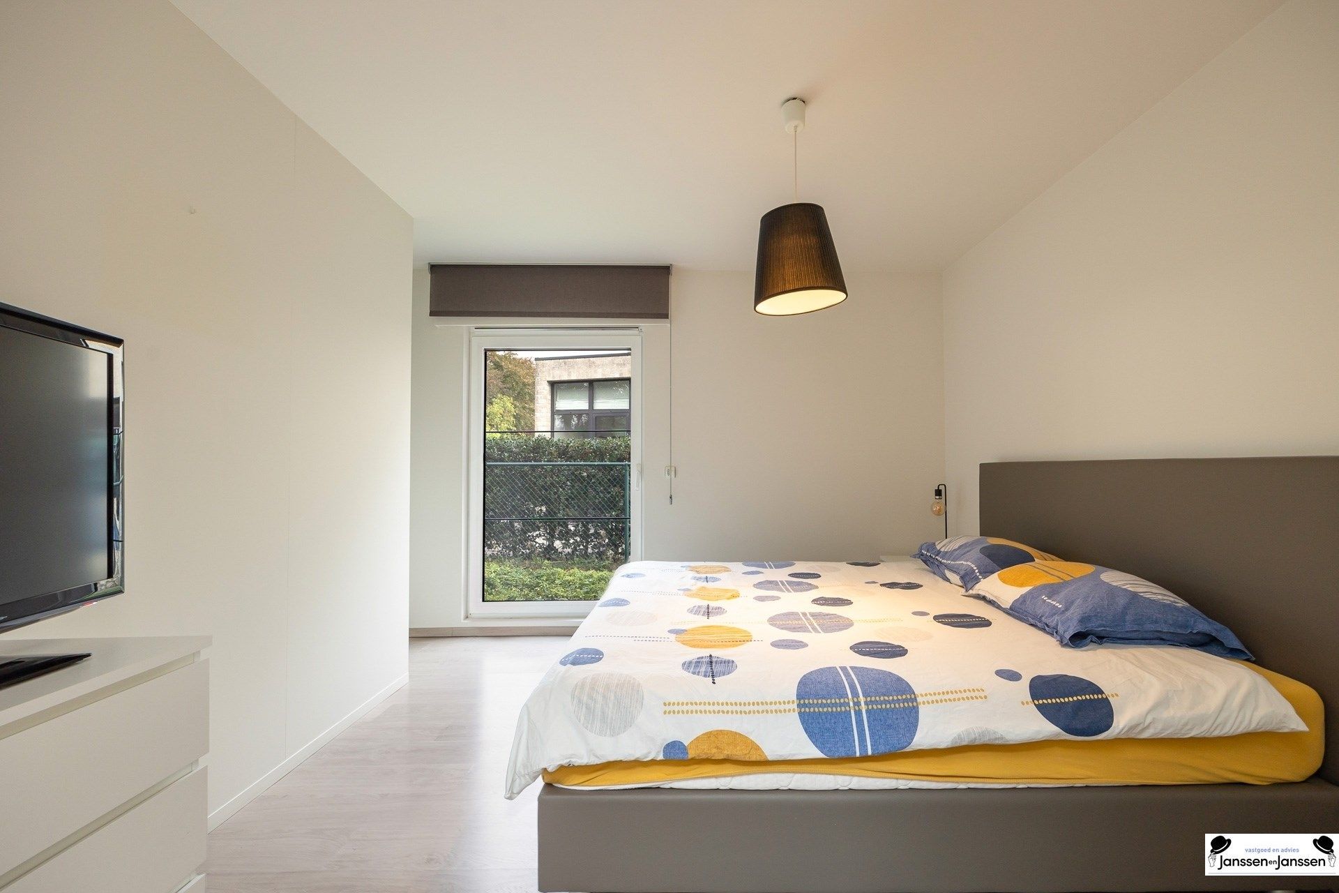 Instapklare, volledig gerenoveerde woning op royaal perceel! foto 12
