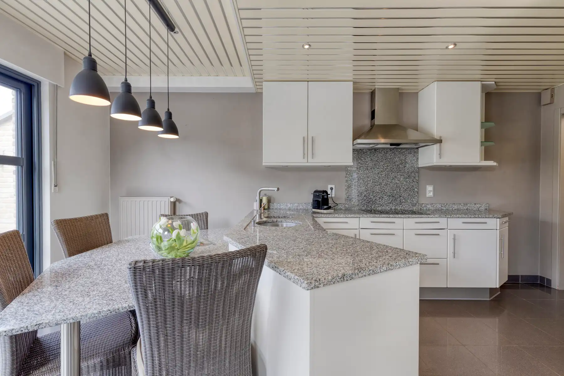 HOB met 3 slaapkamers, tuin en garage! foto 9