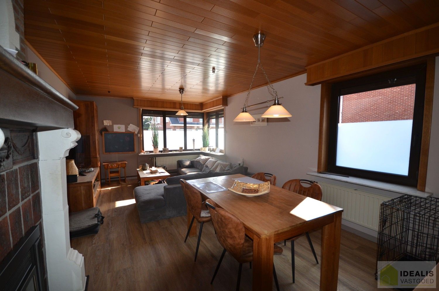 CENTRAAL GELEGEN OPBRENGSTEIGENDOM MET 3 APPARTEMENTEN IN HET CENTRUM VAN LOMMEL OP RUIM PERCEEL VAN 9A 35CA! foto 8