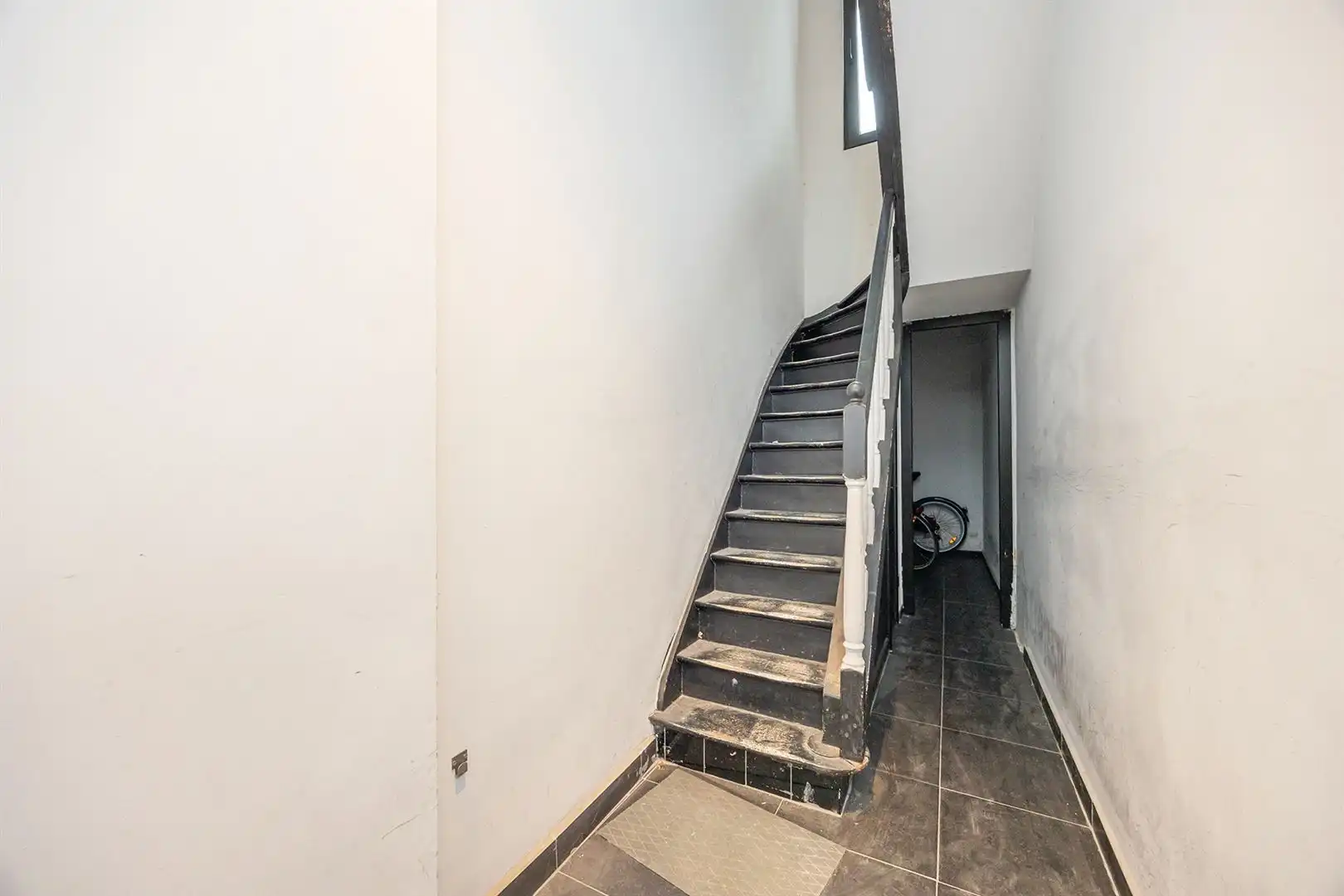Gemeubeld wonen met terras in hartje Harmonie foto 18