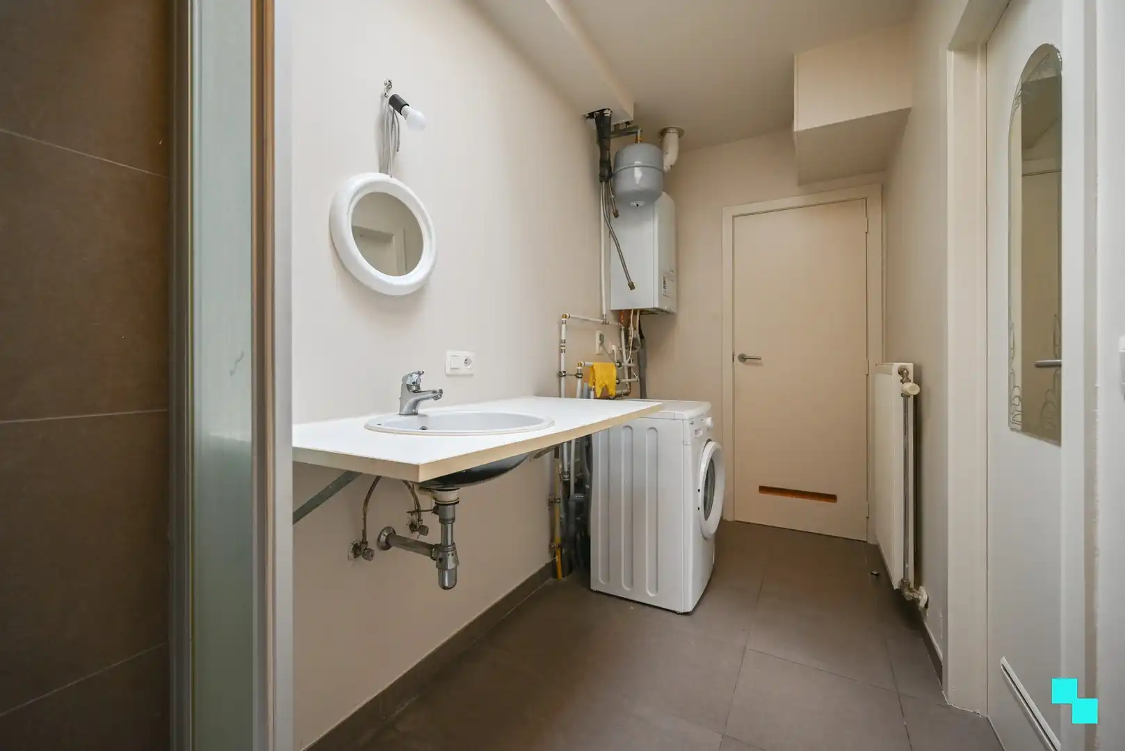 Instapklare woning met twee slaapkamers nabij centrum Izegem foto 20