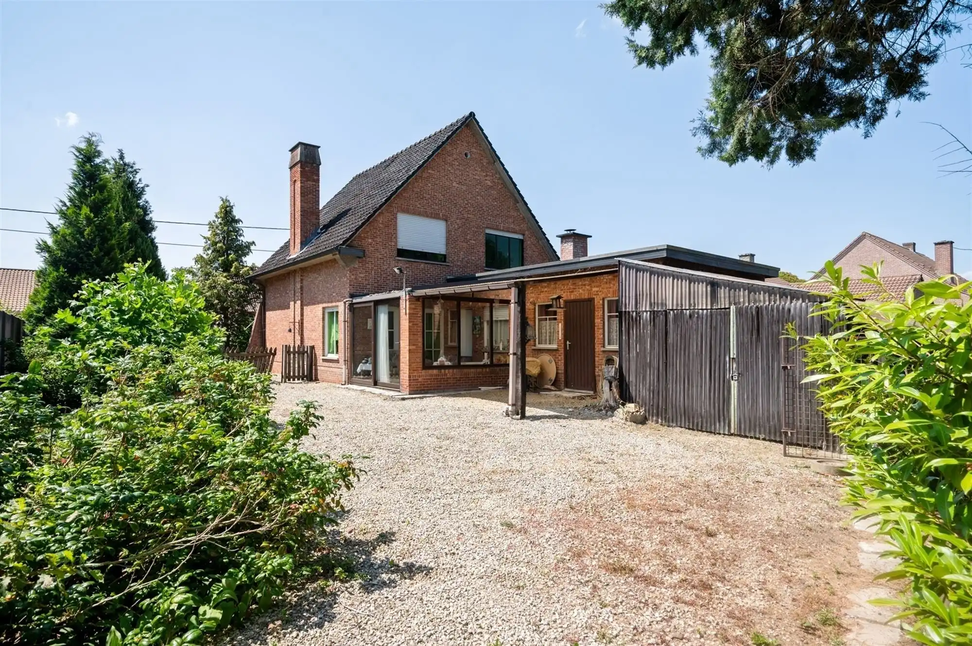 Te renoveren woning met veel potentieel in het landelijke Schriek foto 12