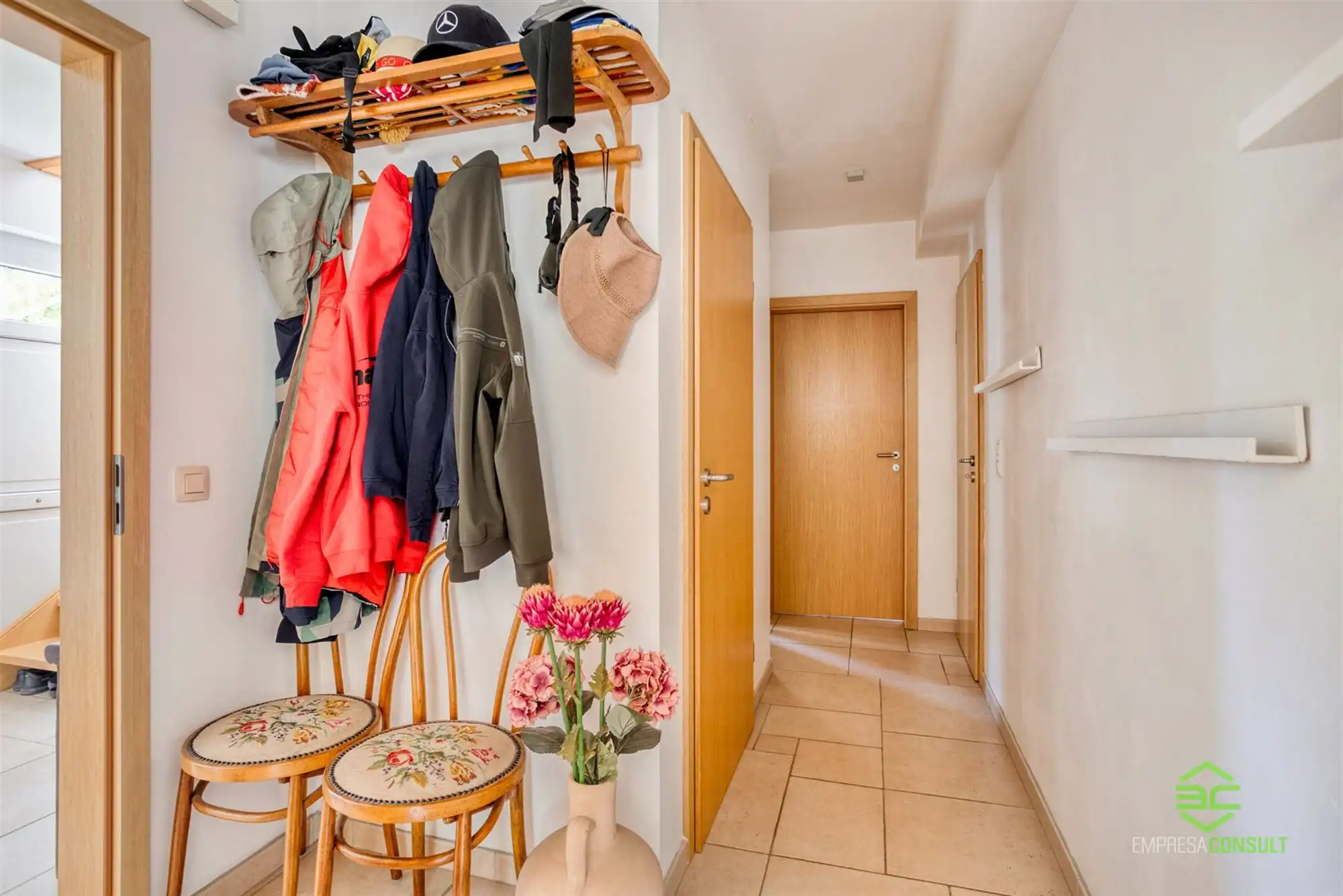 Ruime, energiezuinige woning met 5slpk en 3 badk te Hoeleden! foto 6