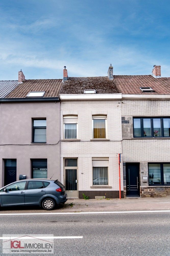 Hoofdfoto van de publicatie: Tweegevel met veel potentieel te koop in Halle