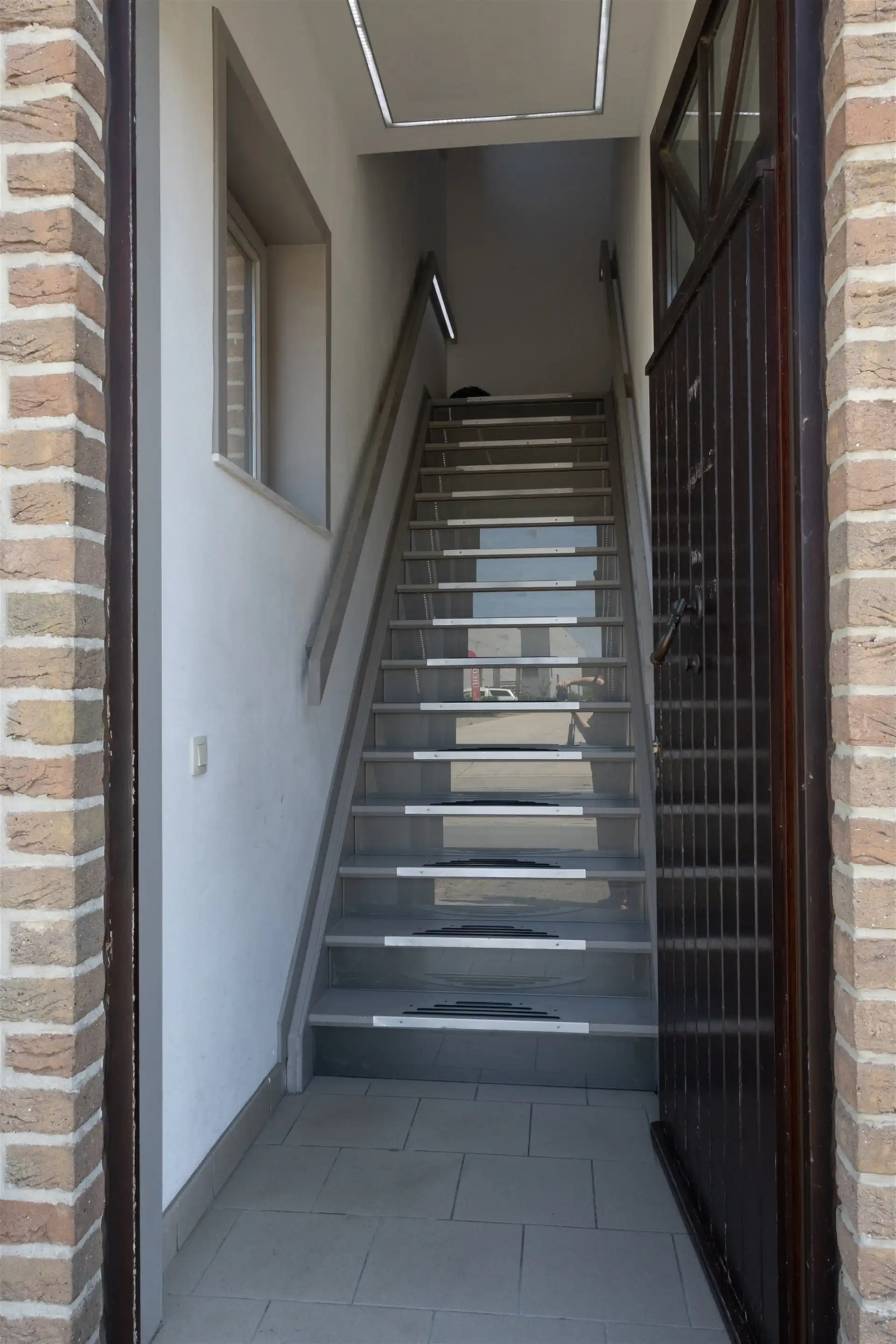 Veelzijdig handelspand met toonzaal, atelier en ruime woonst te Okegem foto 18