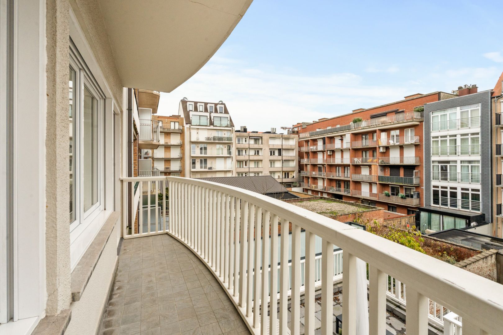 Ruim en volledig gerenoveerd appartement nabij Zeedijk foto 23