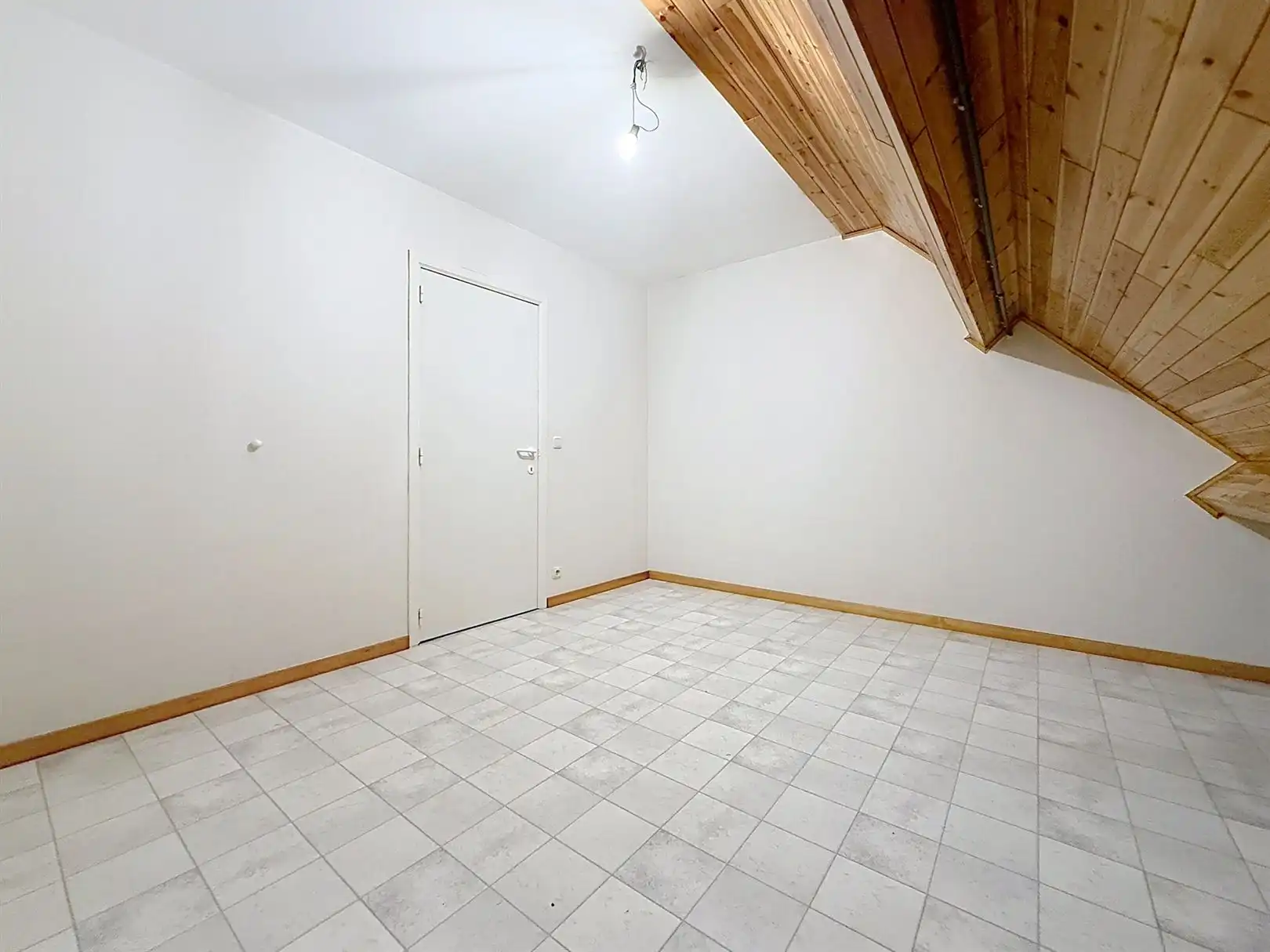 Huis met praktijkruimte, 4 slpks,  2 bdks, 10a 34ca foto 24