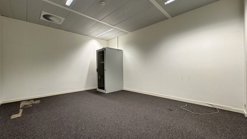 Instapklare kantoren te huur vlakbij E19 in Kontich foto 9