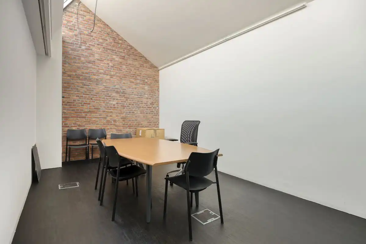 Moderne kantoorruimte op toplocatie nabij E40 en stadscentrum foto 11