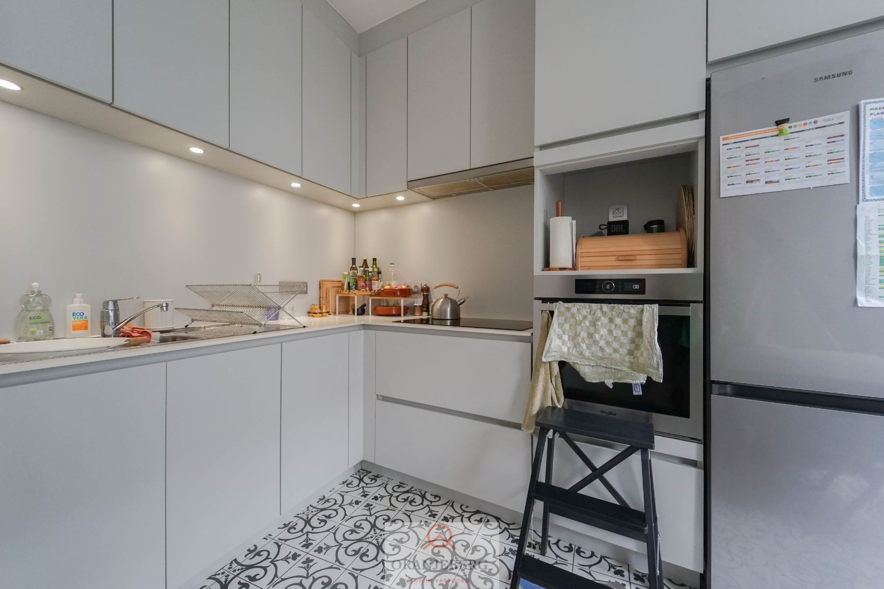 Charmante gerenoveerde woning met terras op topligging! foto 5