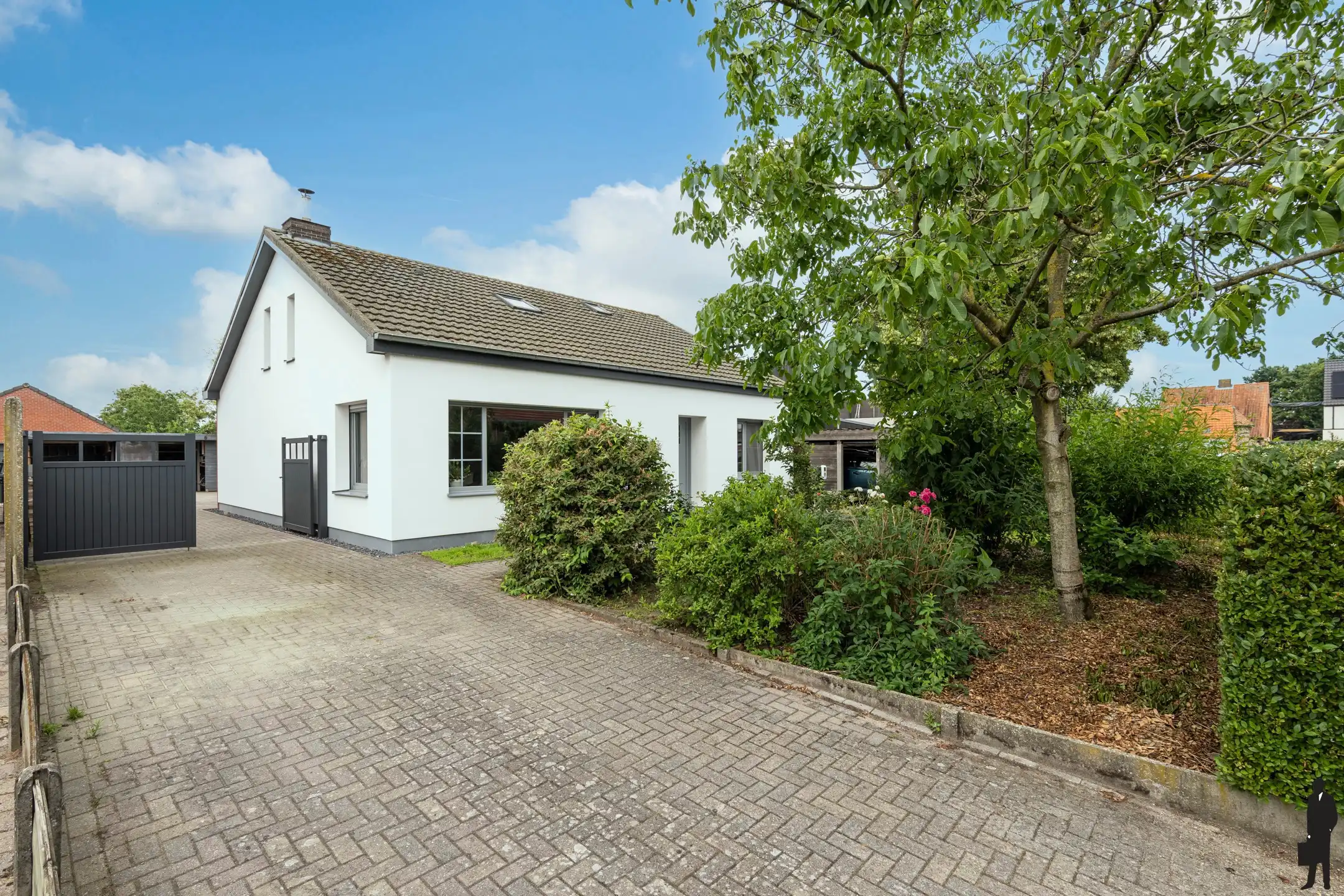 Ruime woning met tuin - doordreven gerenoveerd, 4 à 5 slpks. foto 2
