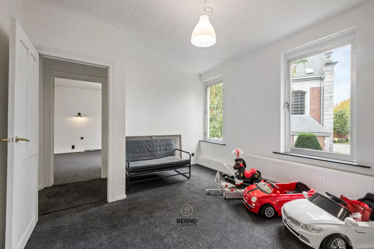 Rustig gelegen woning met 3 slaapkamers en ruime garage. foto 17