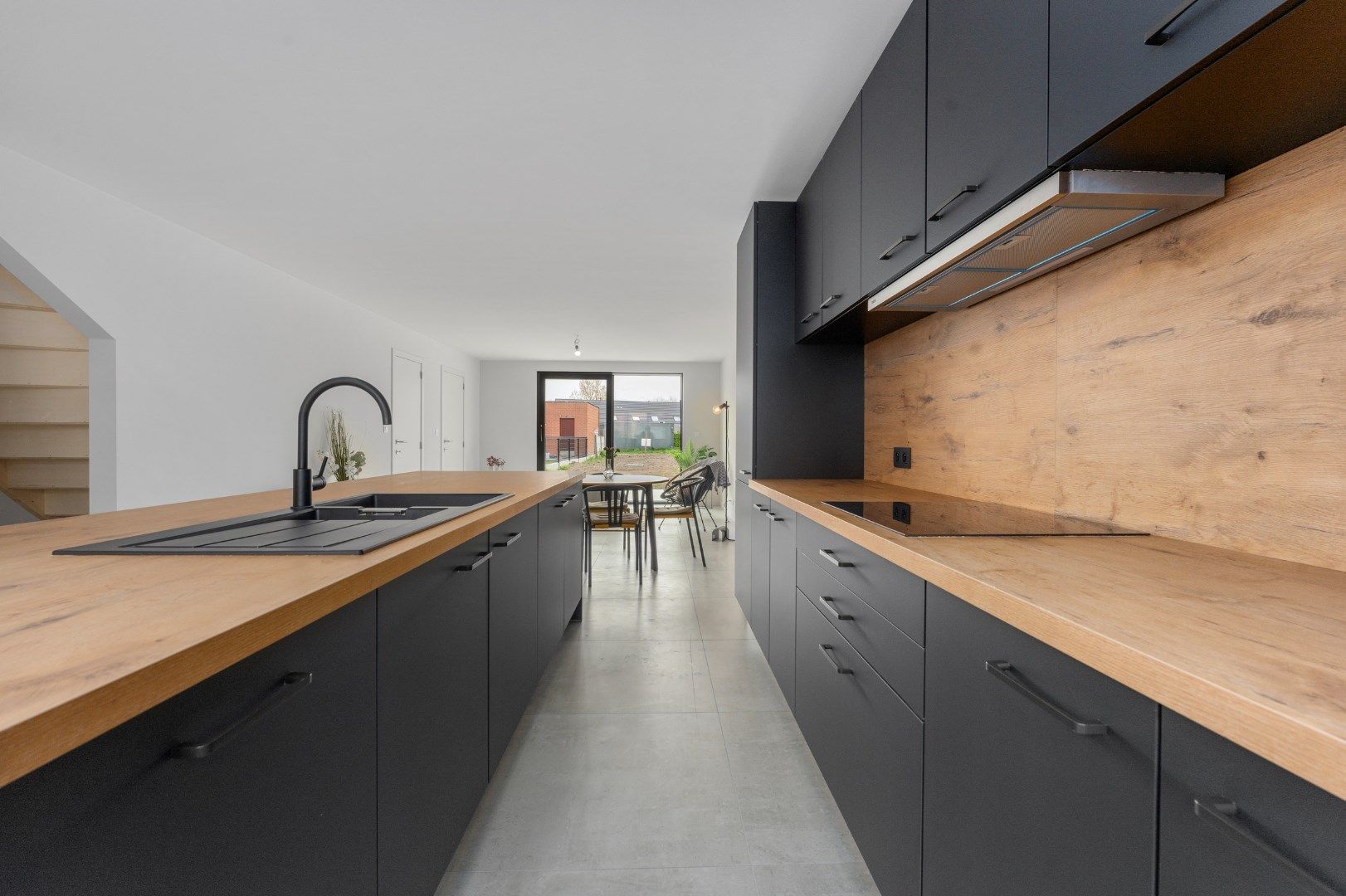 Instapklare, stijlvol gerenoveerde rijwoning in het hart van Bredene-Dorp foto 7