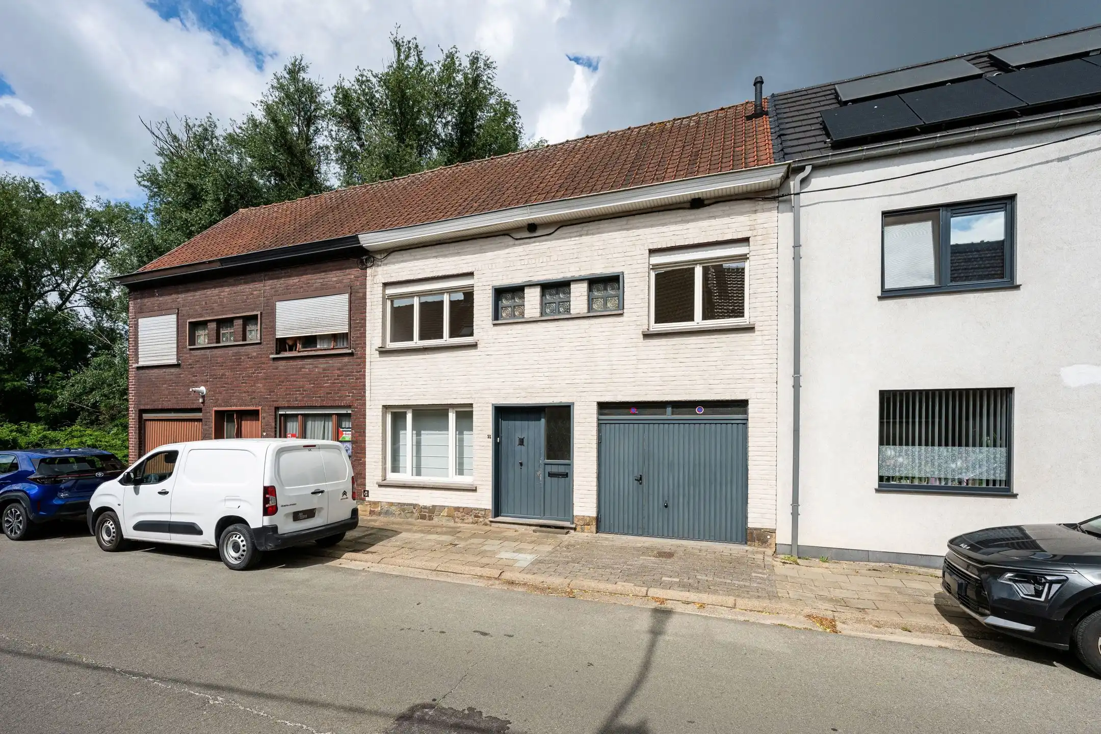 Instapklare woning met 3 slaapkamers, ruime garage en tuin foto 2