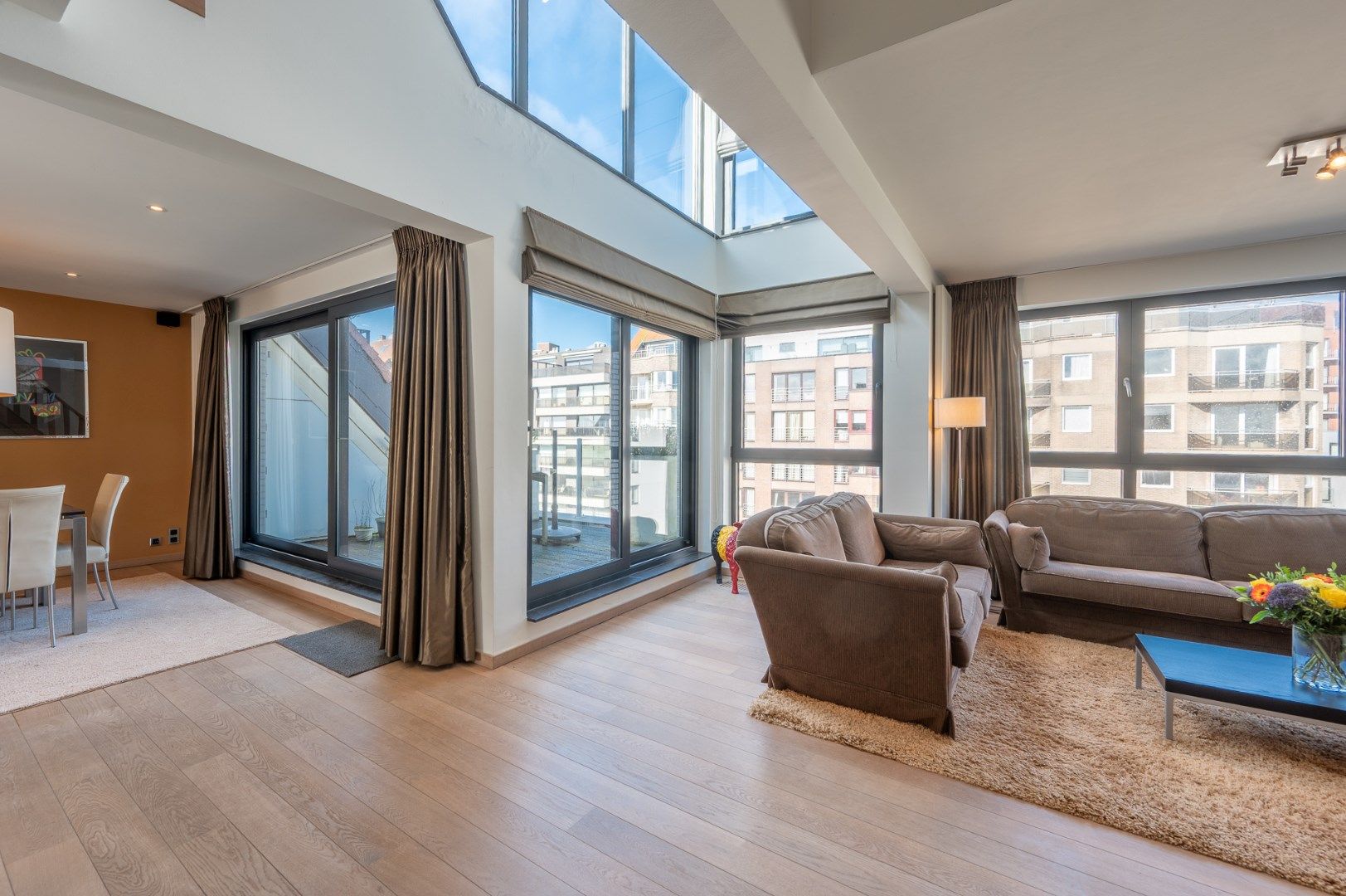 Uitzonderlijk ruim appartement met 3 slaapkamers en mooie zonneterrassen foto 4