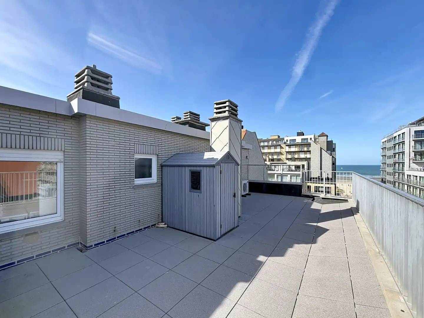 Gerenoveerde penthouse met lateraal  zeezicht te Nieuwpoort-Bad foto 4