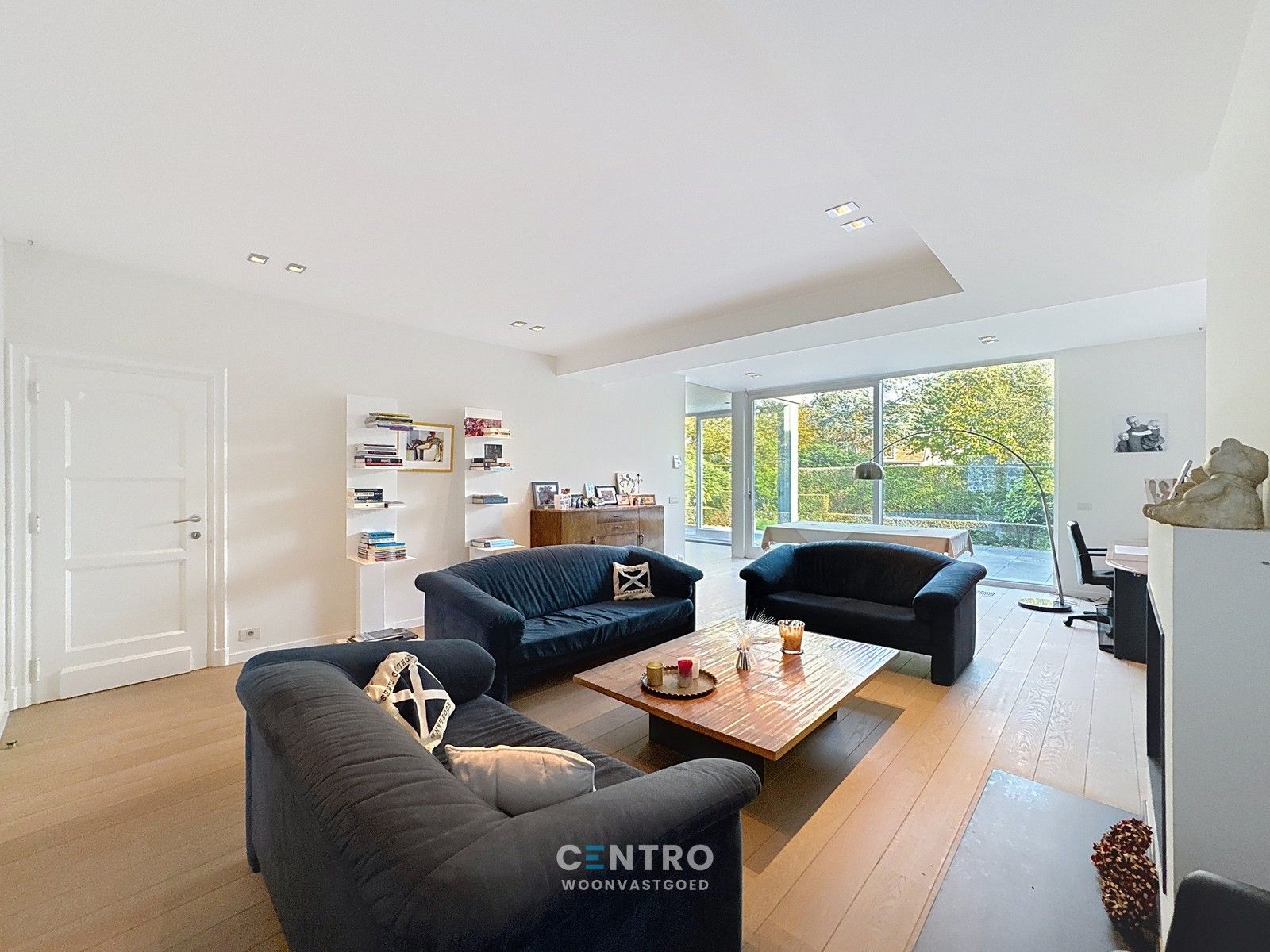 Karaktervolle villa met 5 slpks, praktijkruime en ZUIDgerichte tuin in 't Motje! foto 3